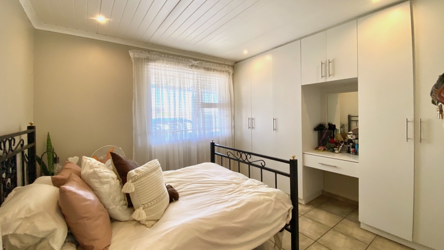 4 Bedroom Property for Sale in Velddrif Western Cape